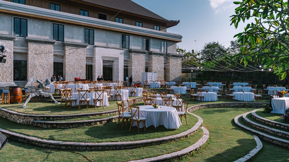 Large capacity outdoor wedding venue Bali for 1000 guests